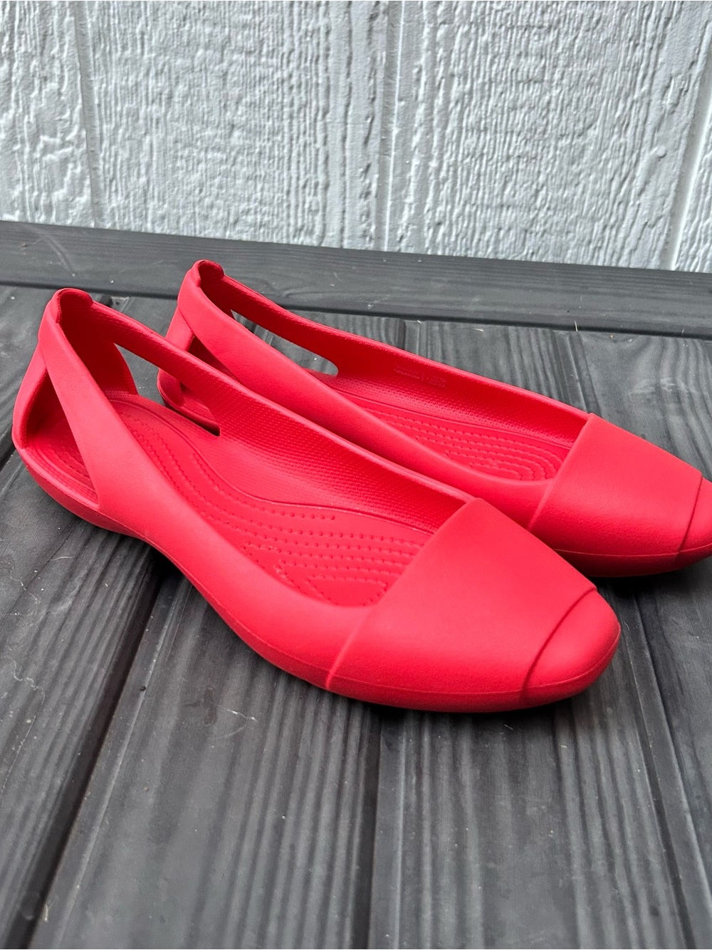 Crocs Sienna Women's 7 Red Flats Slip-On Dress Comfort Shoes Washable Travel